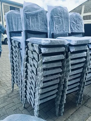Heavy-Duty Conference Chair