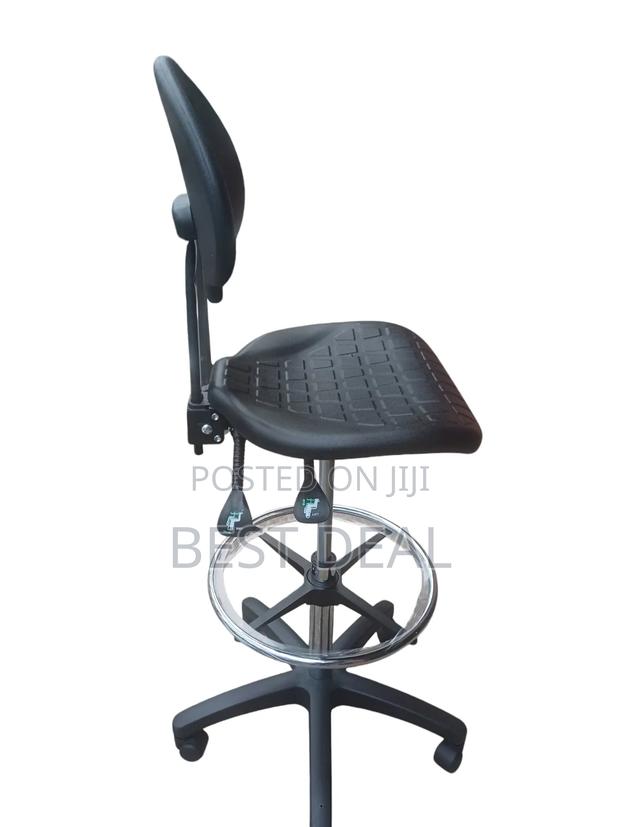 Lab Adjustable Rubber Stool - thumbnail 2