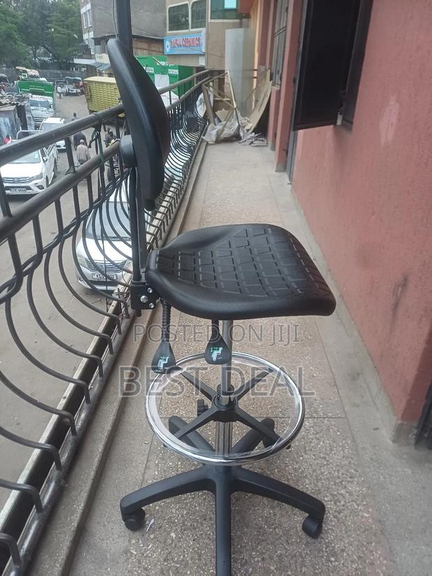 Lab Stool With Wheels - thumbnail 2