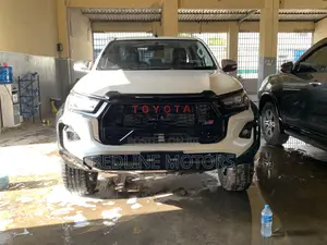 Toyota Hilux SR5 4x4 2017 Off white