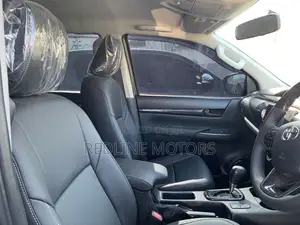 Toyota Hilux 2017 Green