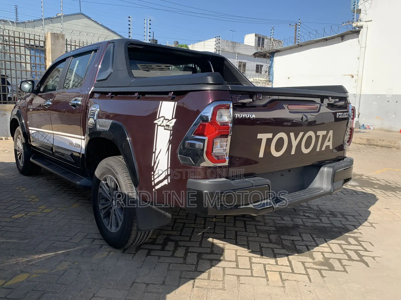 Toyota Hilux 2017 Burgundy