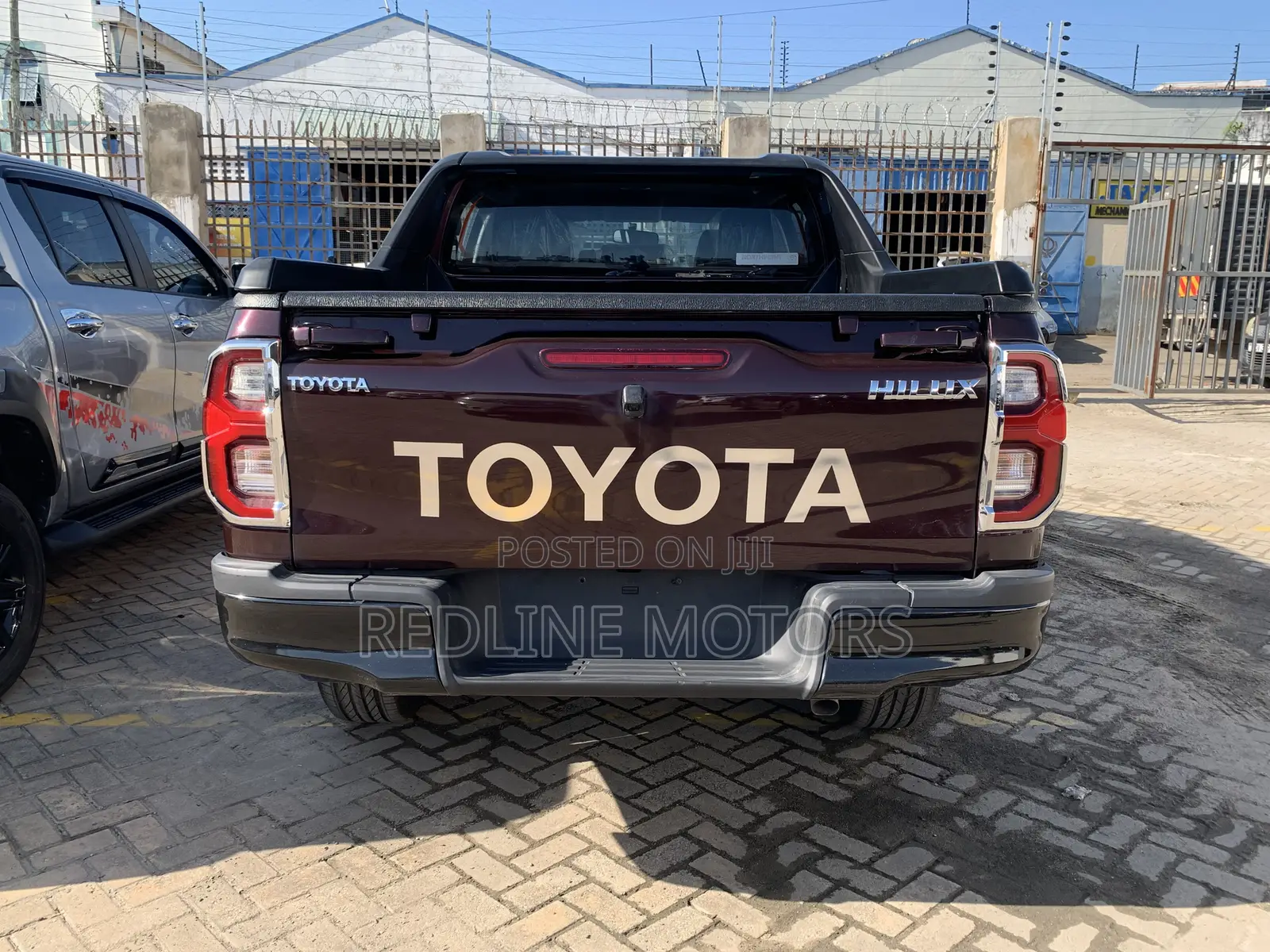 Toyota Hilux 2017 Burgundy