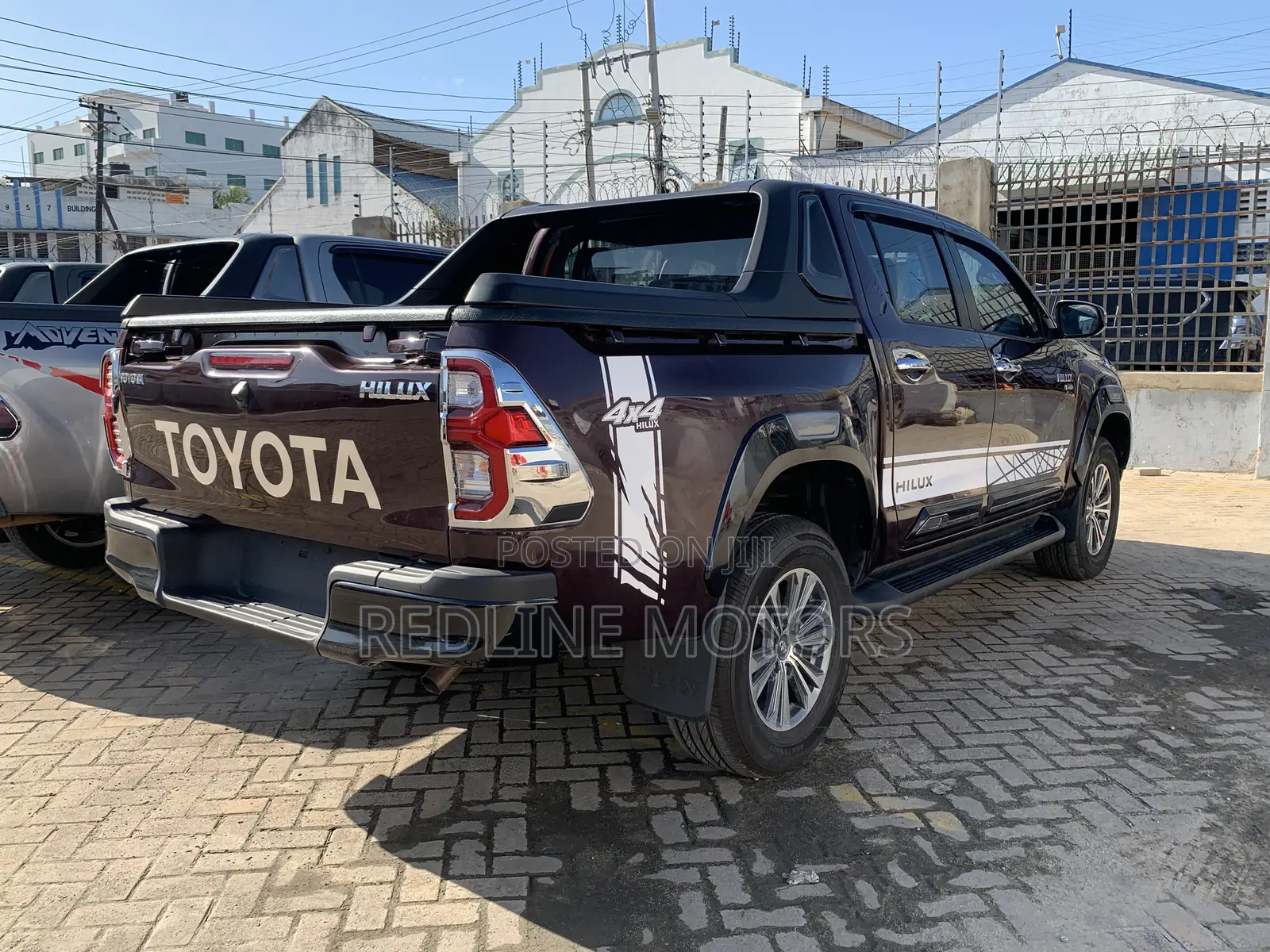 Toyota Hilux 2017 Burgundy