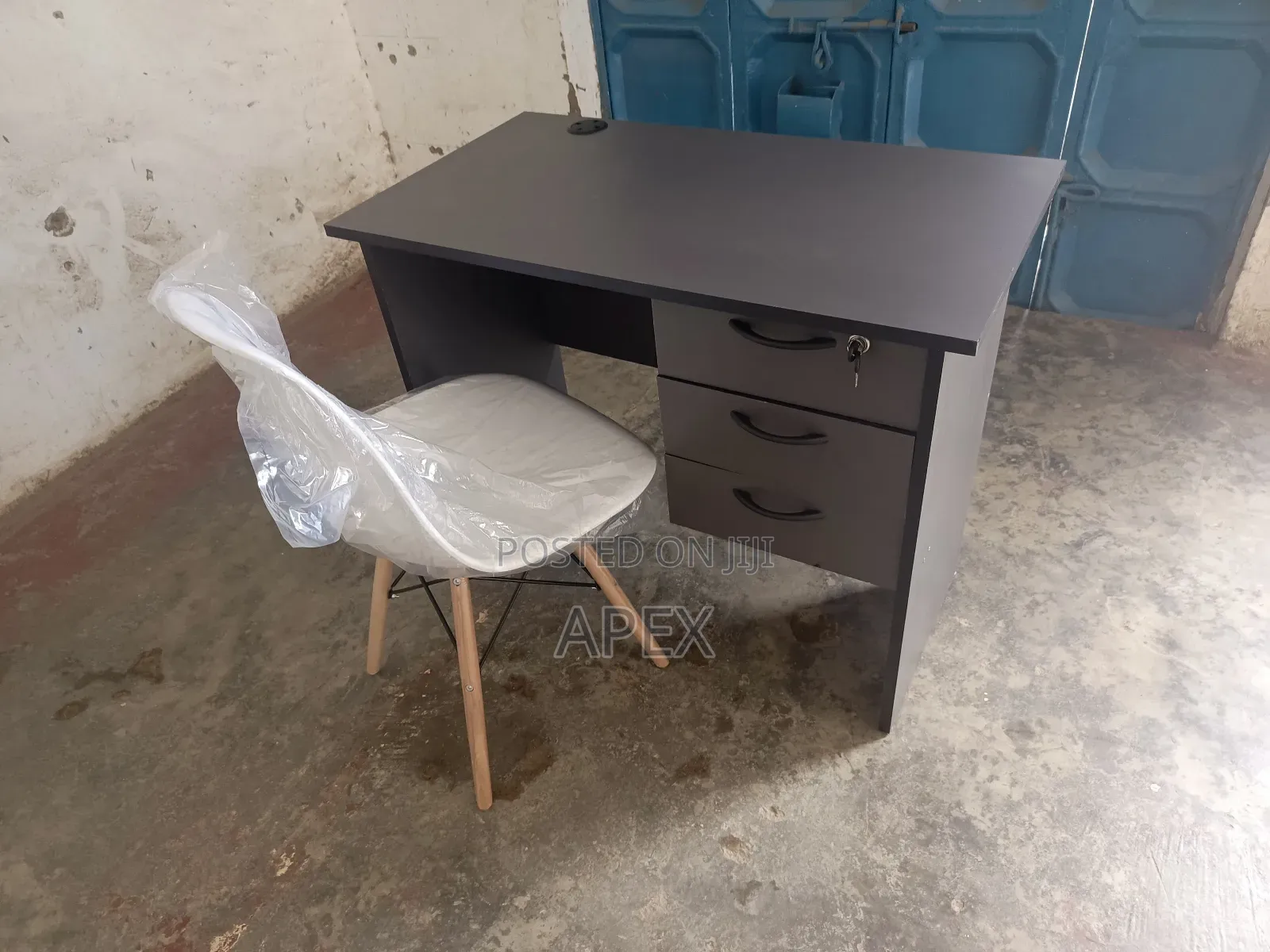 0.9m Desk and Chair.
