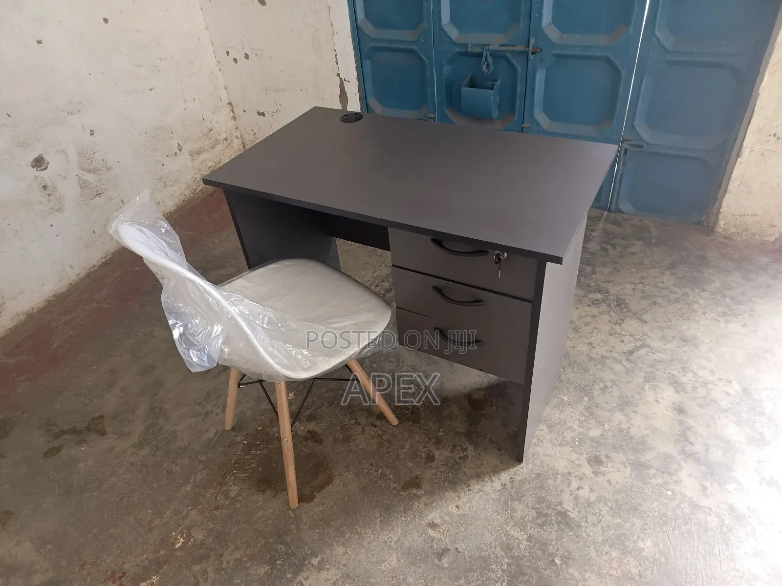 0.9m Desk and Chair.