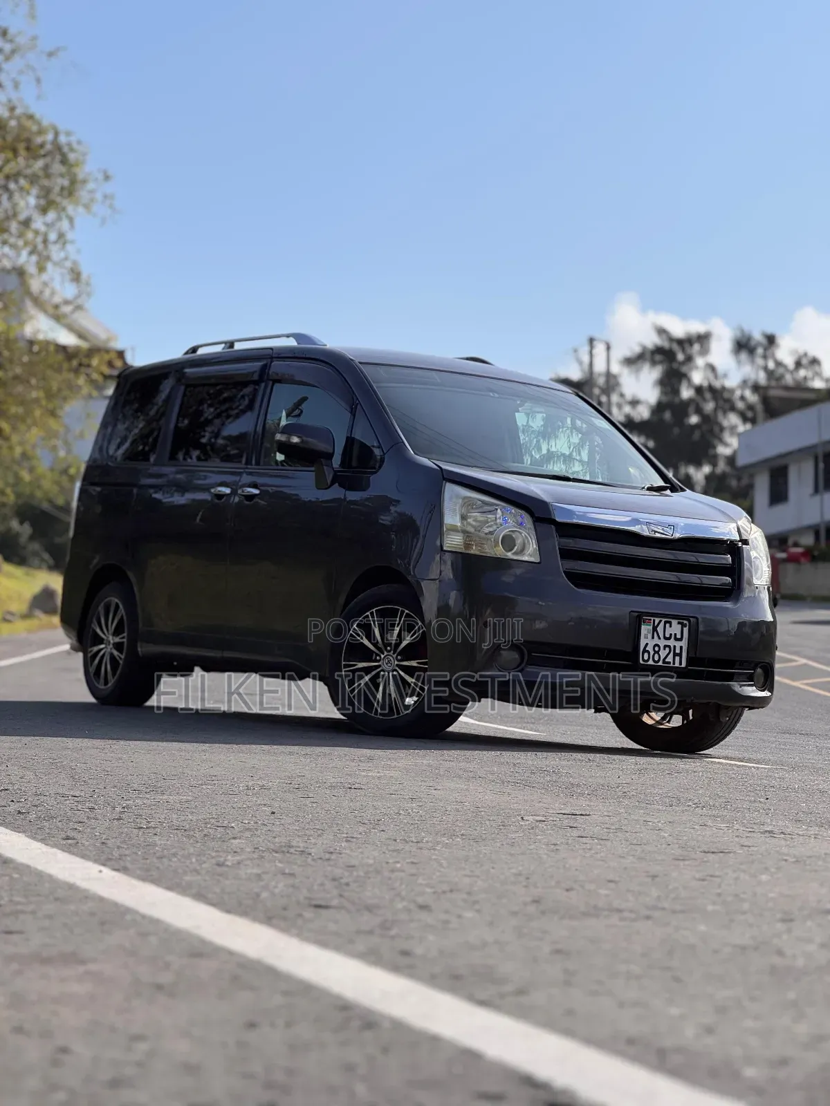 Toyota Voxy 2011 Grey