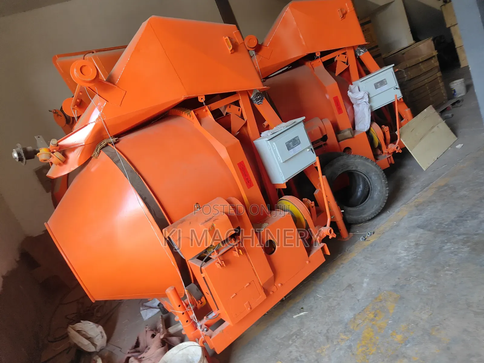 Diesel and Electric Self Loading Concrete Mixer.