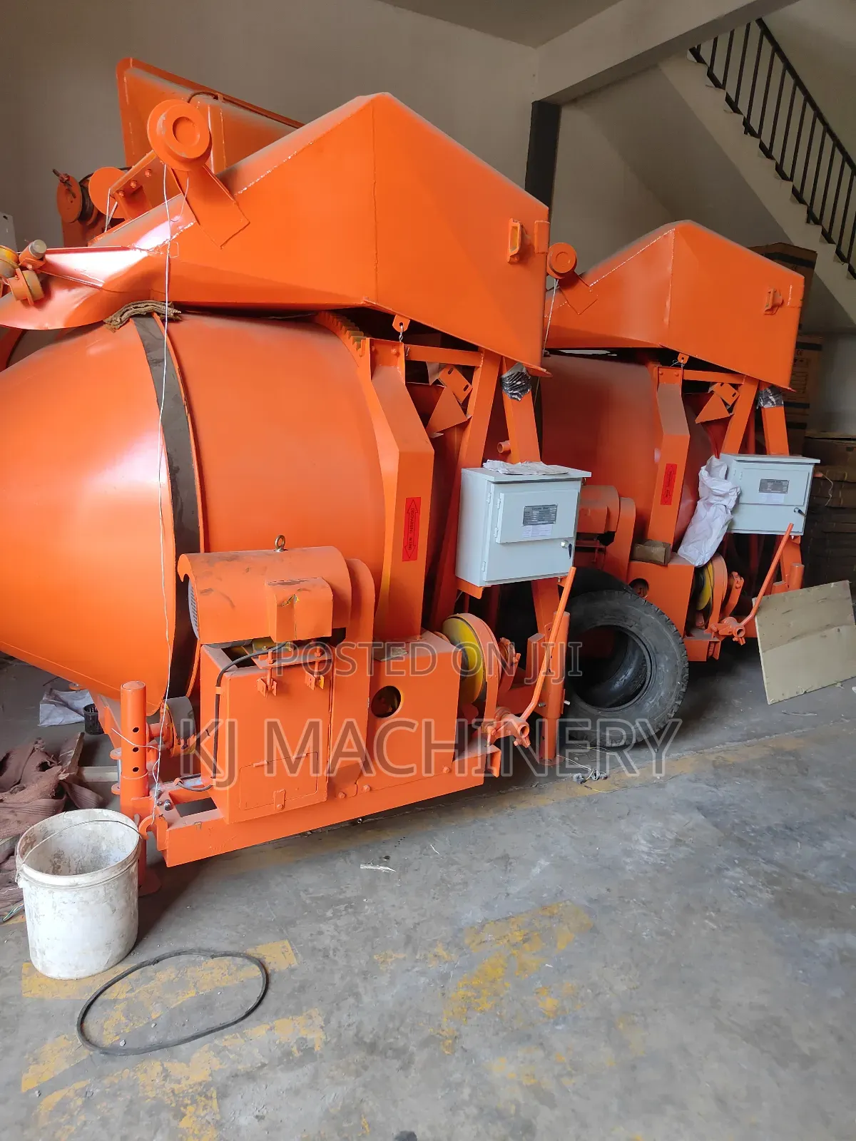 Diesel and Electric Self Loading Concrete Mixer.