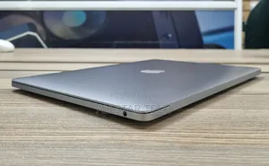 Laptop Apple MacBook Pro 2022 M2 8GB Apple M2 SSD 256GB