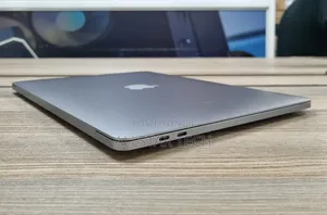 Laptop Apple MacBook Pro 2022 M2 8GB Apple M2 SSD 256GB