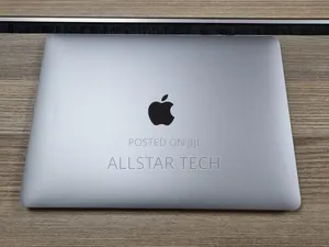 Laptop Apple MacBook Pro 2022 M2 8GB Apple M2 SSD 256GB