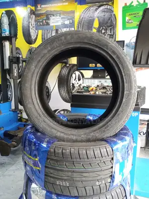 235/45r17 Comforser Tires