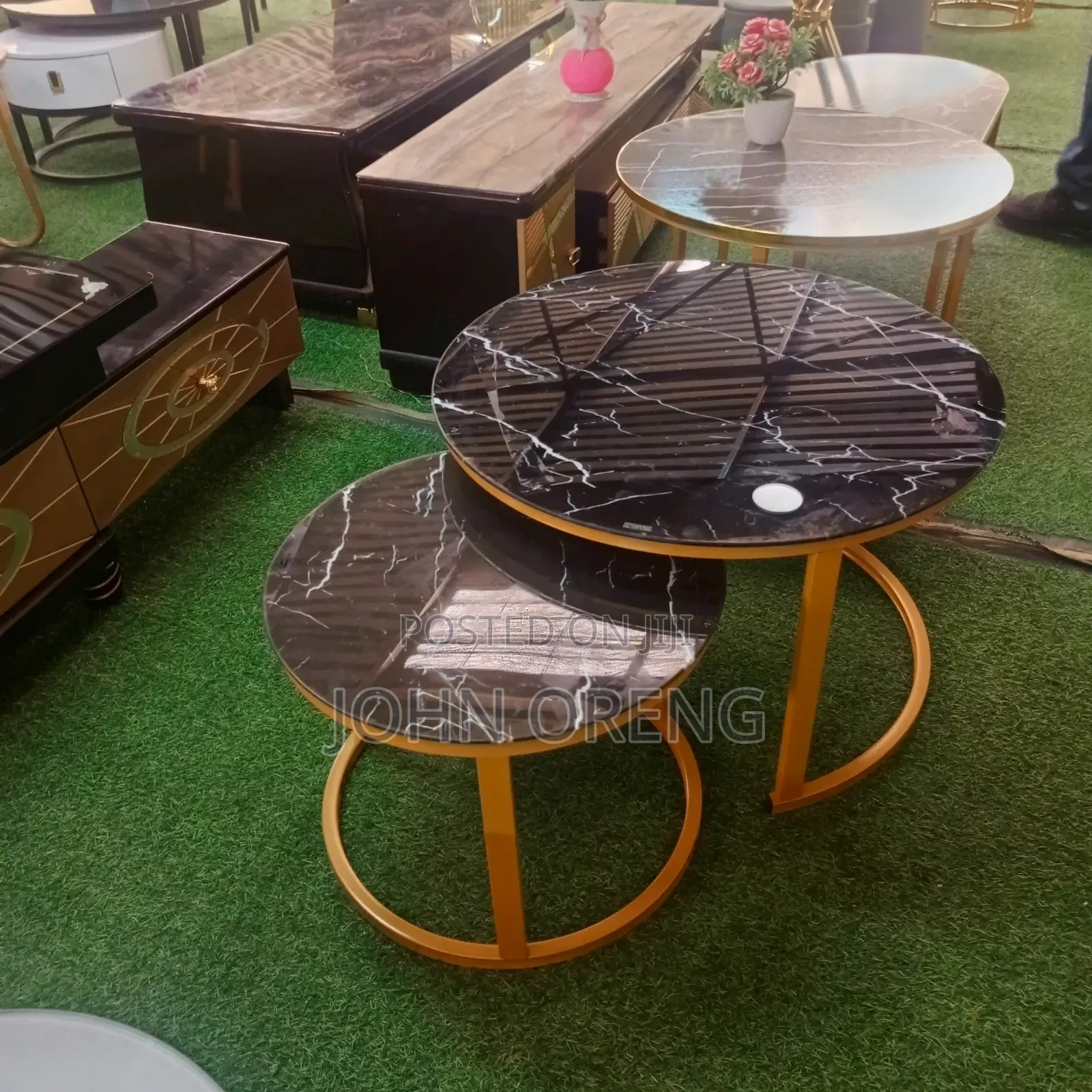 Marble Round Tables