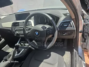BMW 118i 2018 Silver