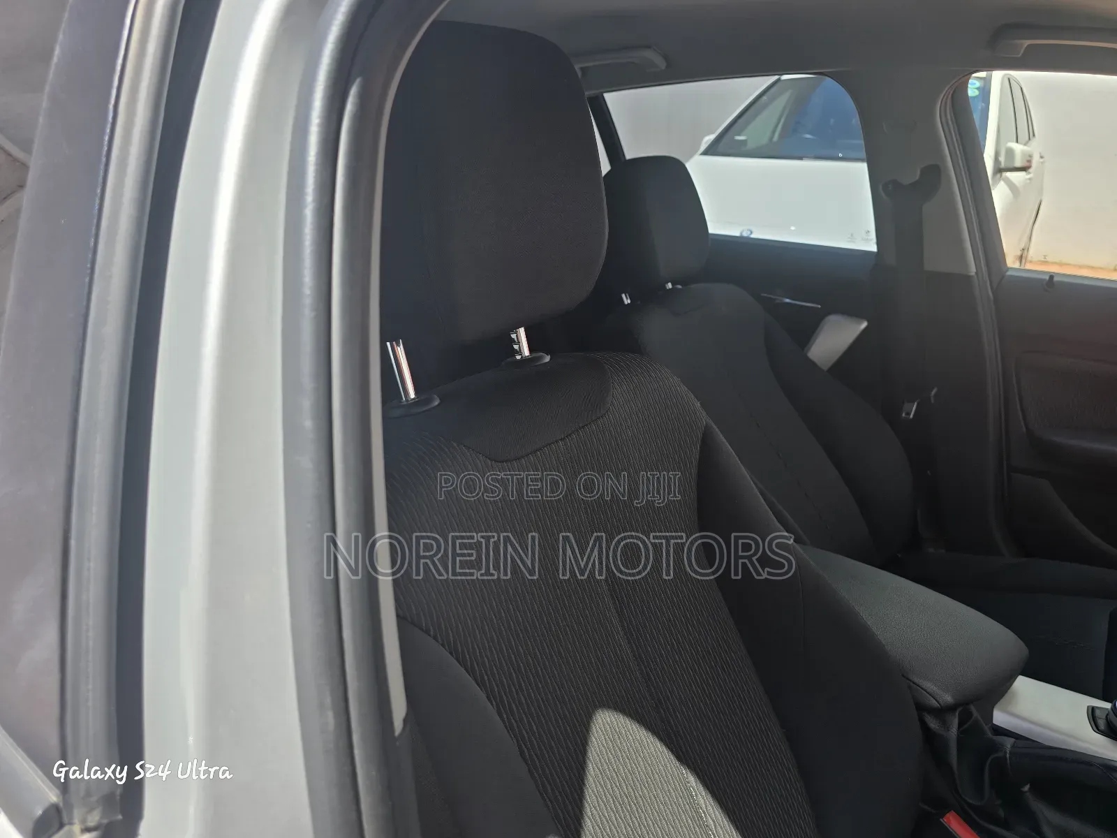 BMW 118i 2018 Silver
