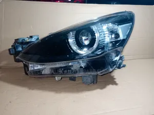 Mazda II (2) D43N LHS Front Light