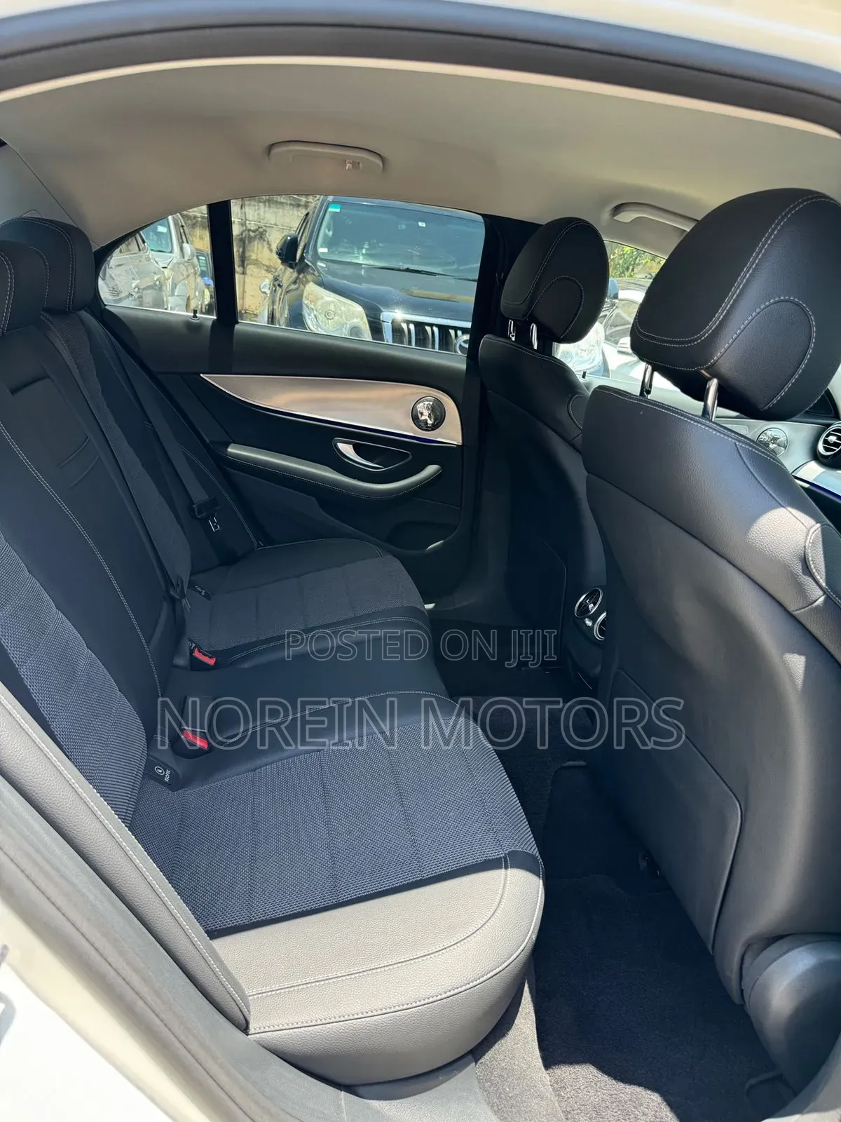 Mercedes-Benz E200 2017 Off white