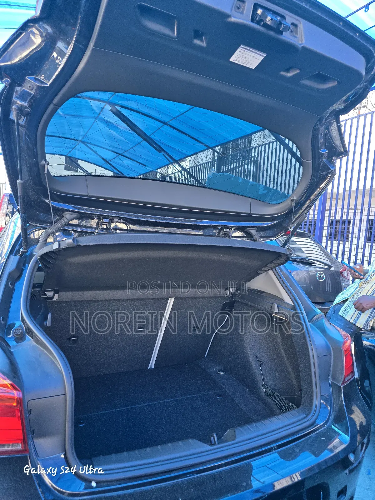BMW 118i 2018 Black