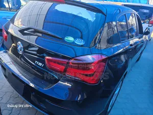 BMW 118i 2018 Black