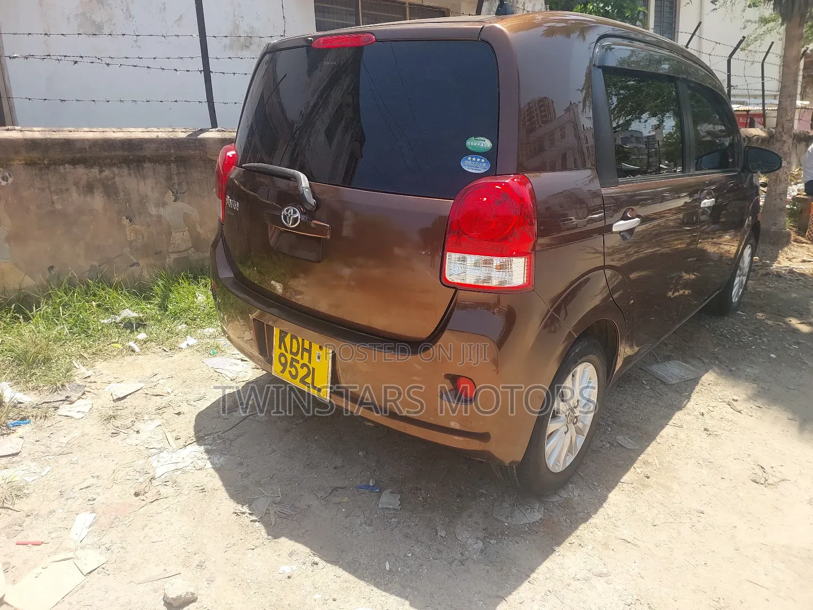 Toyota Porte 1.5 AWD 2015 Brown