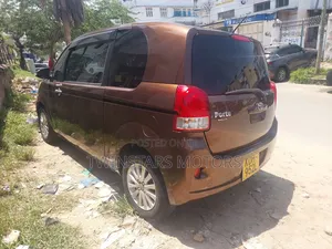 Toyota Porte 1.5 AWD 2015 Brown