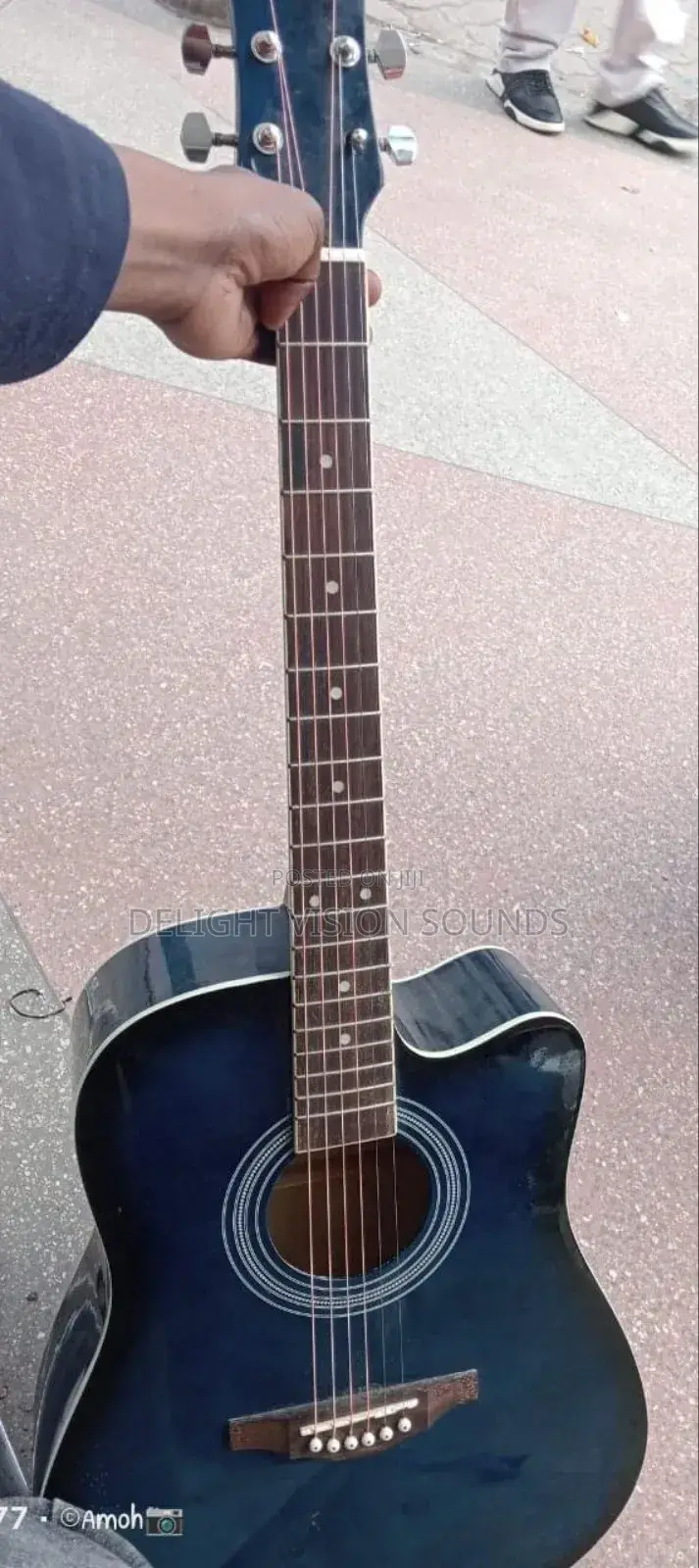 Box Guitar