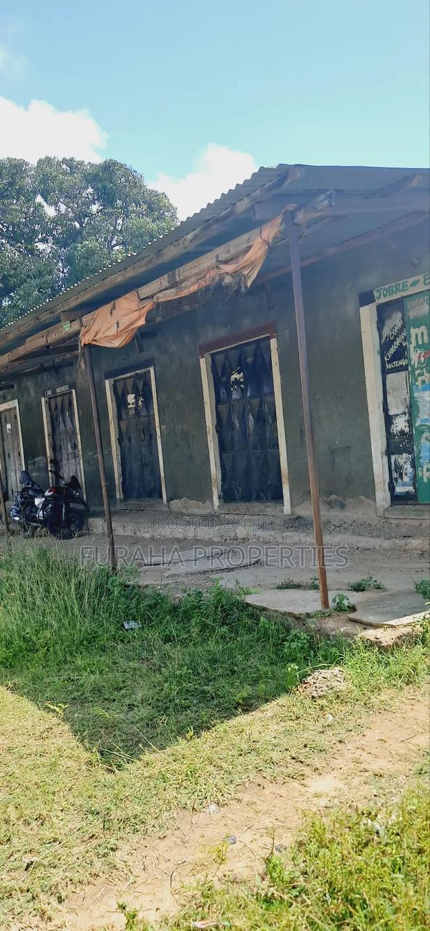 12bdrm Bungalow in Bombolulu for sale - main view