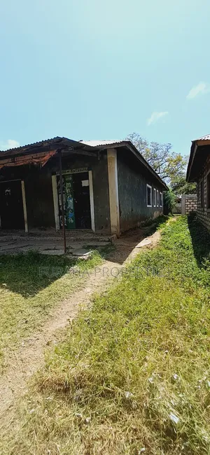 12bdrm Bungalow in Bombolulu for sale