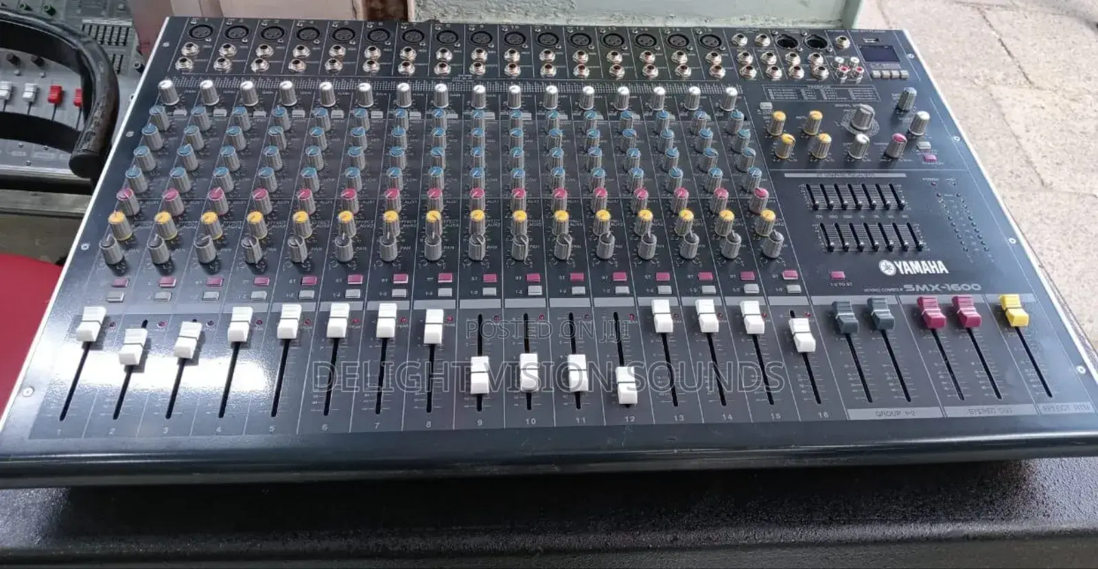 Yamaha SMX-1600 Plain Mixer