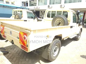 Toyota Land Cruiser 2018 Silver
