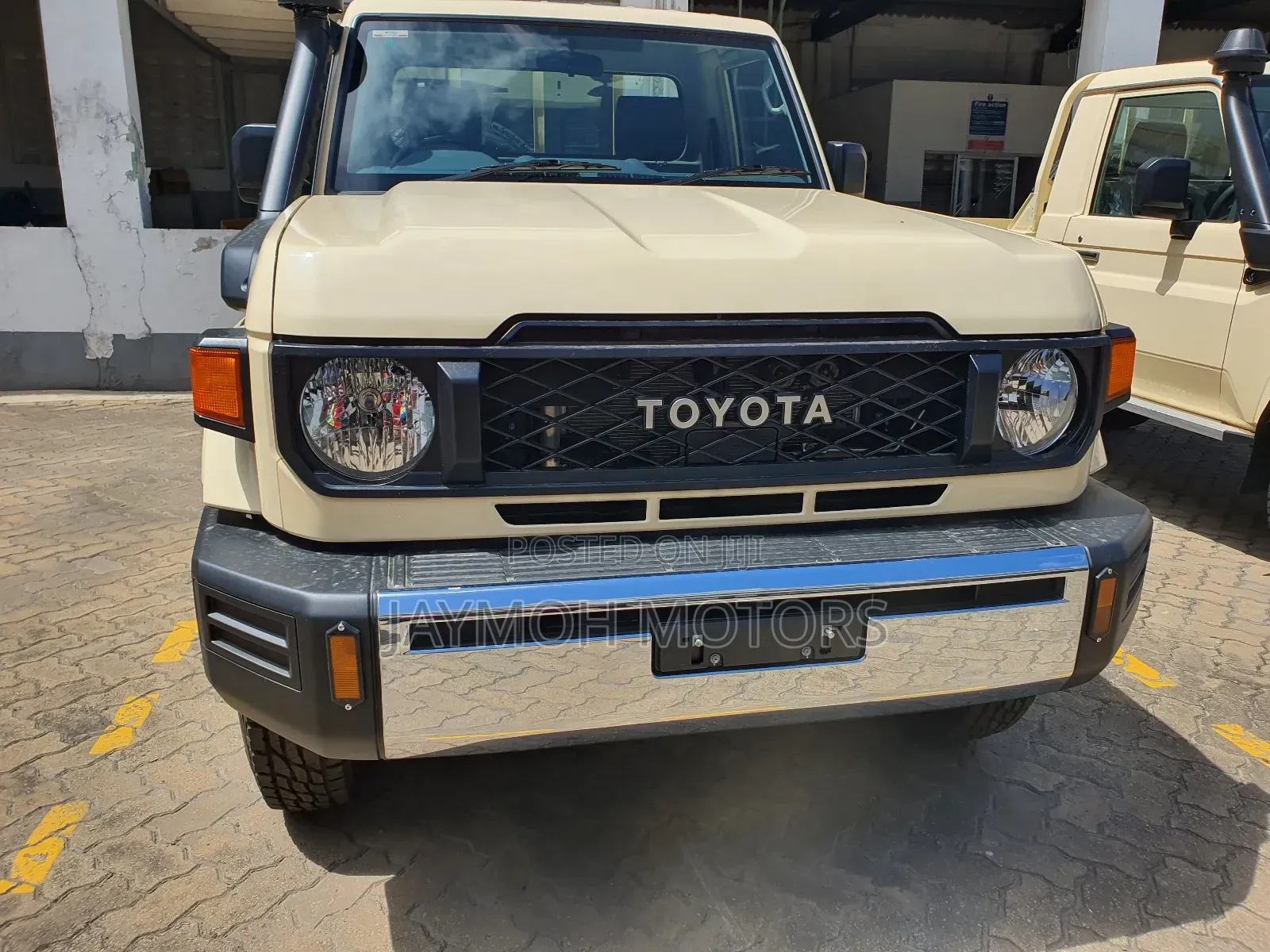 Toyota Land Cruiser 2018 Silver