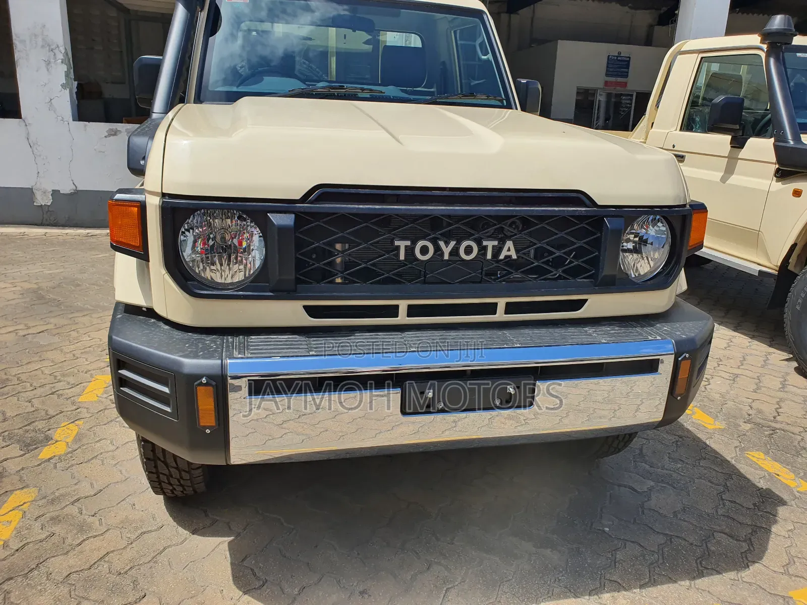 Toyota Land Cruiser 2018 Silver