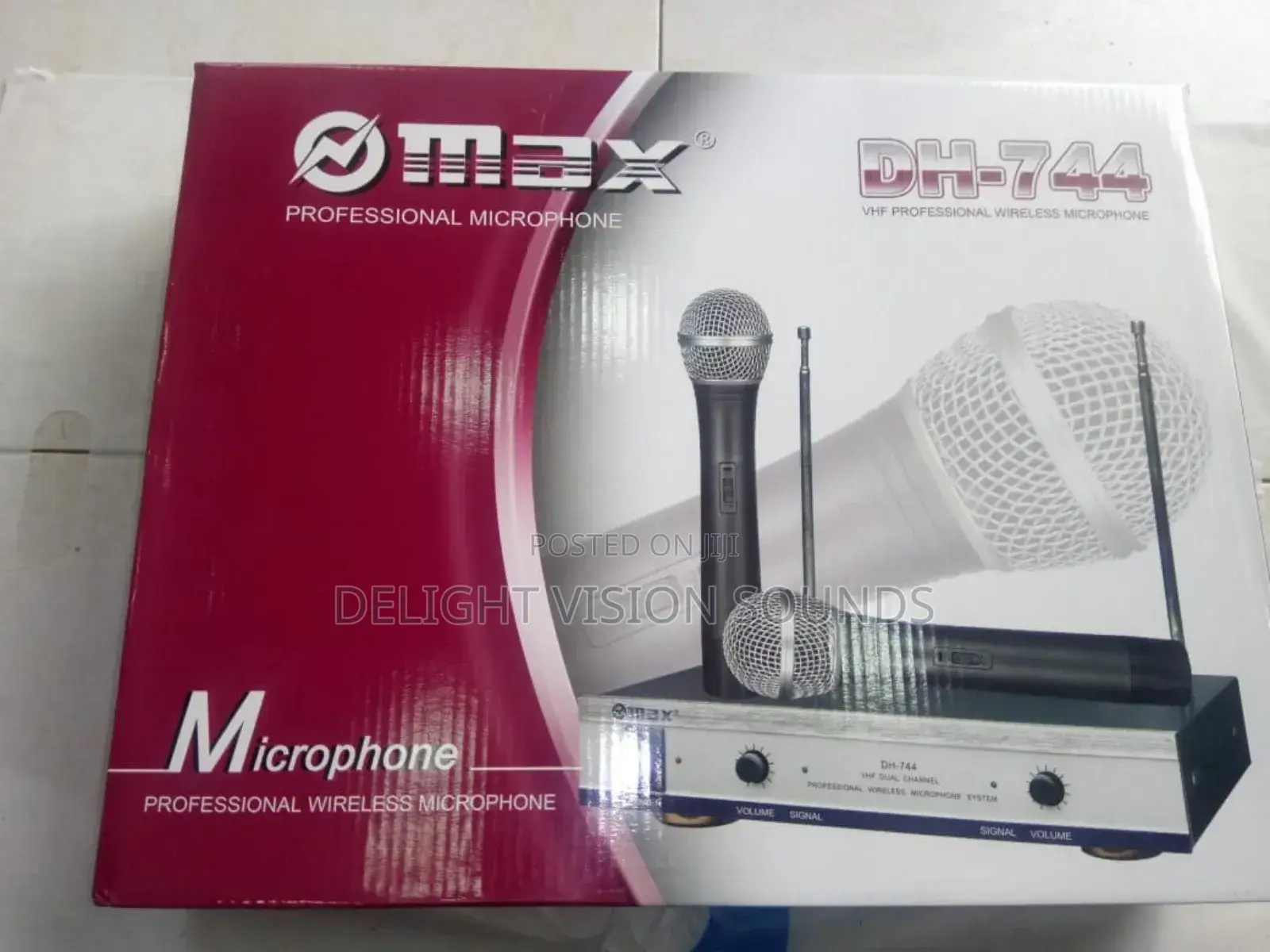 Omax DH-744 Wireless Professional Microphone