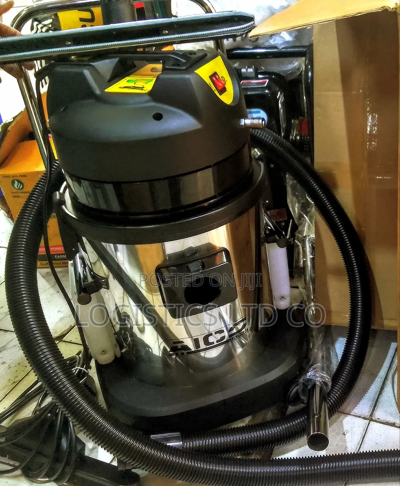 Aico 20 L Vacuum Cleaner With Wheels