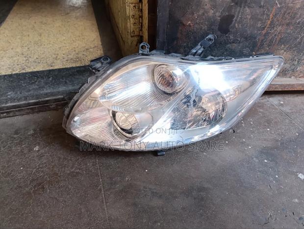Auris 2005 Non Zenon Headlight