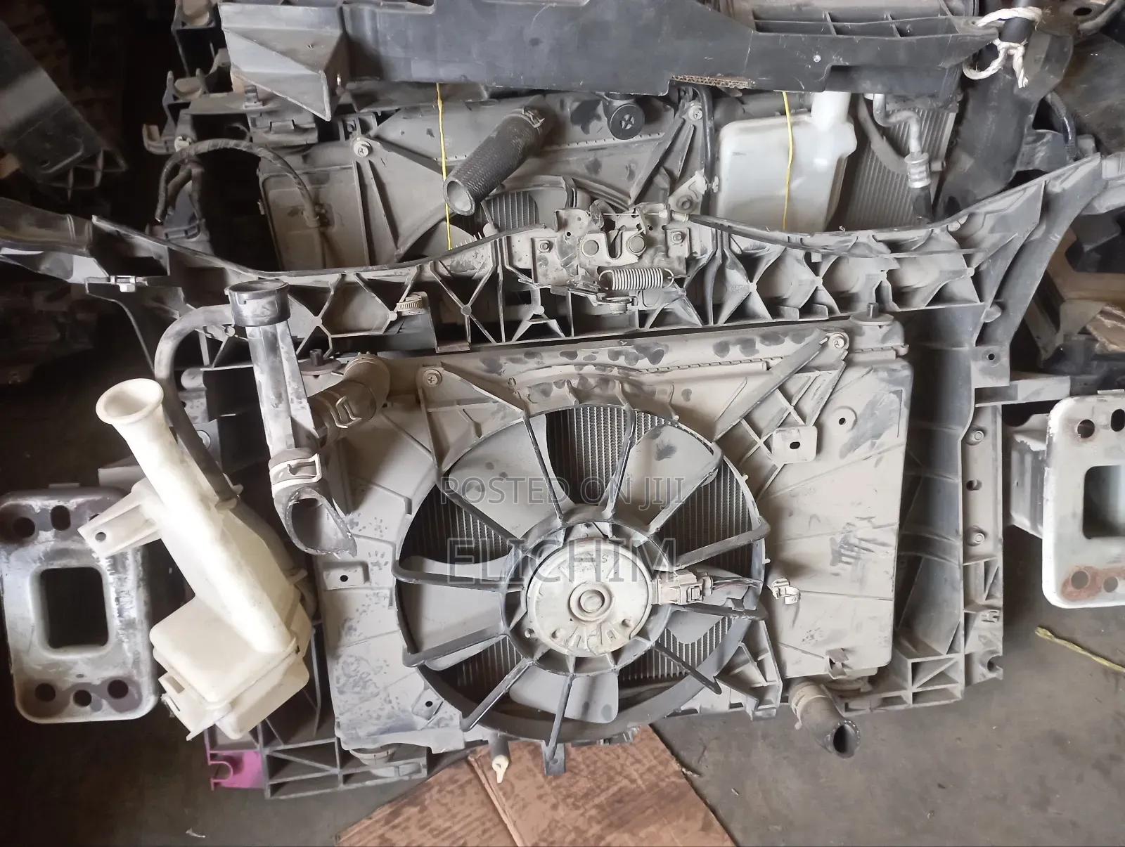 2005 Mazda Demio Radiator and Housing