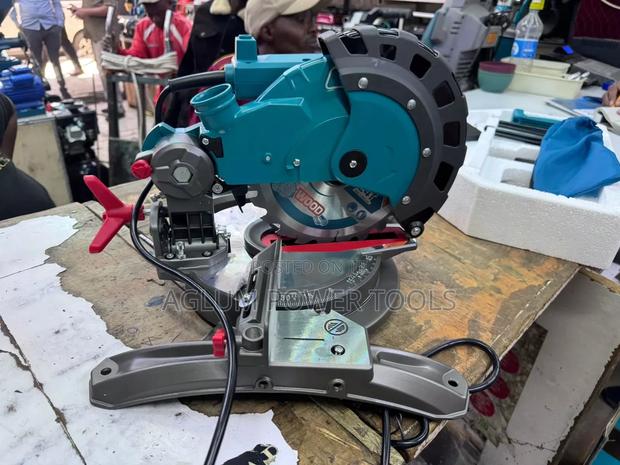 Total Mitresaw Machine 1400W - main view