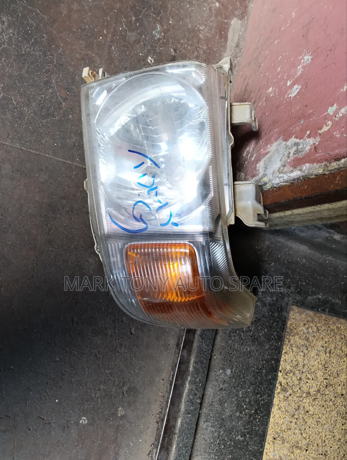 Land Cruiser Headlight 79