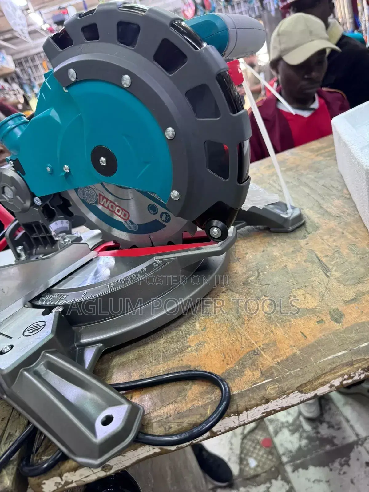 Total Mitresaw Machine 1400W