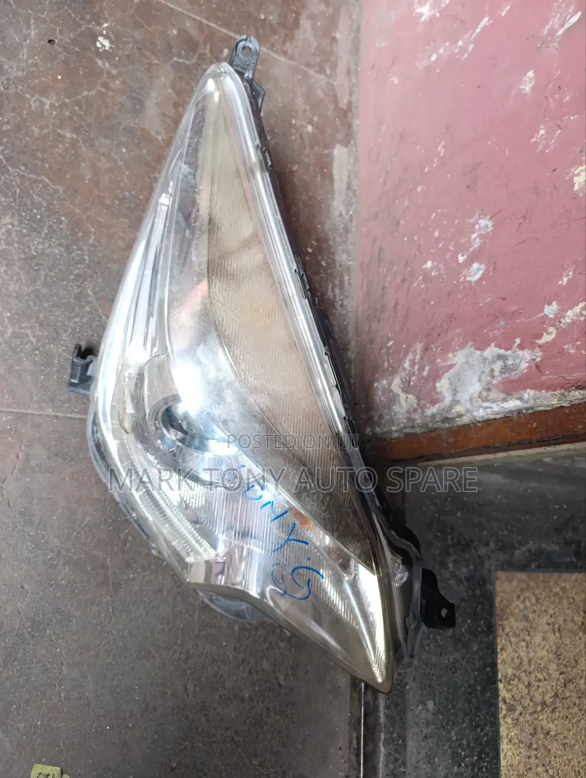 Ractis Zenon 2017 Headlight