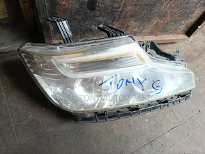 Honda Stepwagon Headlight Zenon 2014