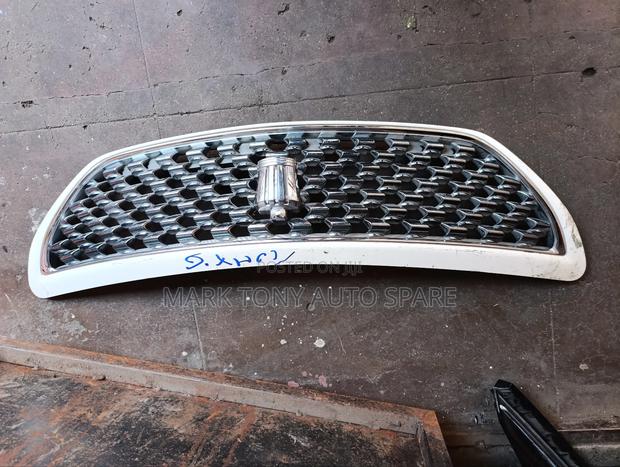 Crown Athletes Front Grill - main view