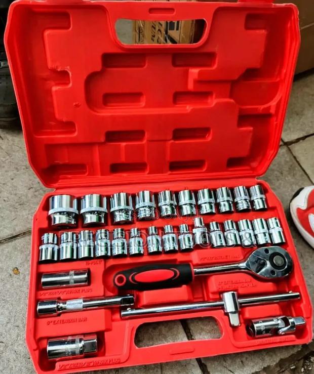 32 Pieces Mechanical Tool Kit