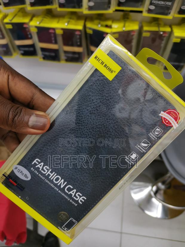 iPhone 13 Pro Max Cover - Black - Rich Boss Leather Texture - thumbnail 3