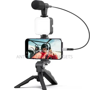 Video Shooting Kit With Fill Light and Microphone
