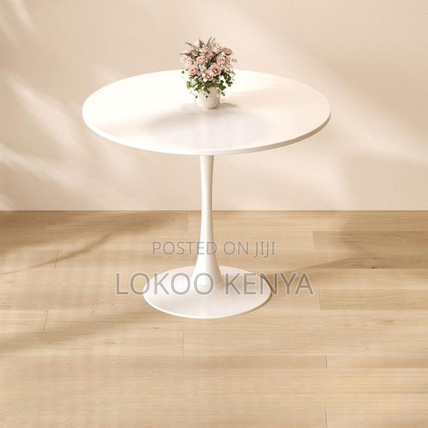 Dining Table: Mid-Century Pedestal Dining Table