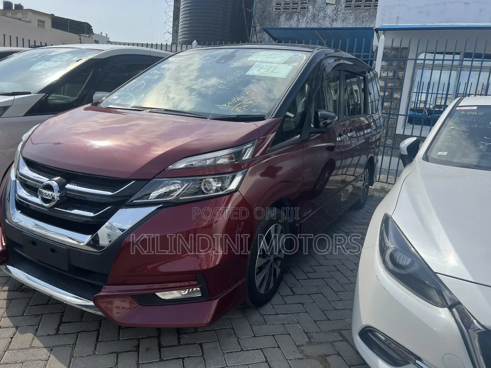 Nissan Serena 2017 Brown
