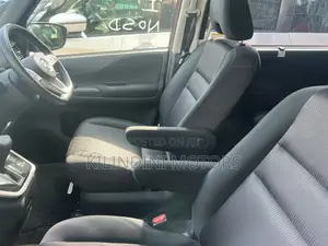 Nissan Serena 2017 Brown