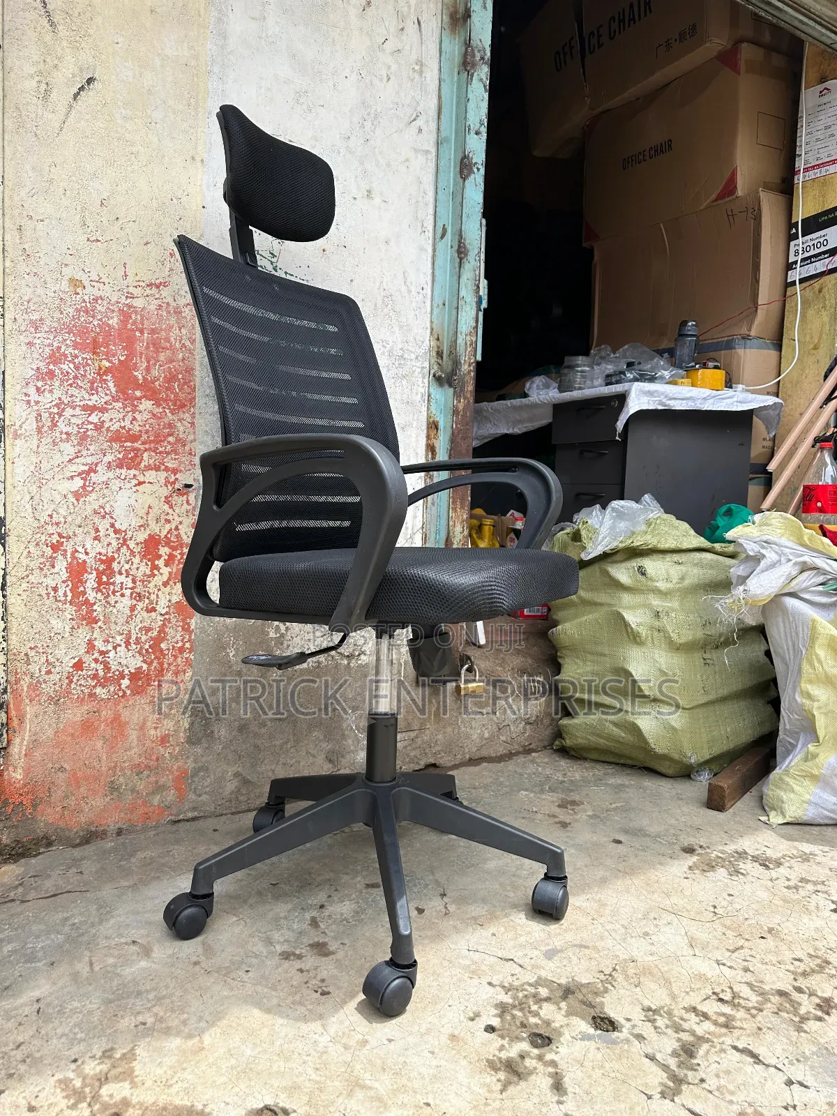 Ergonomic Mesh Headrest Office Chair